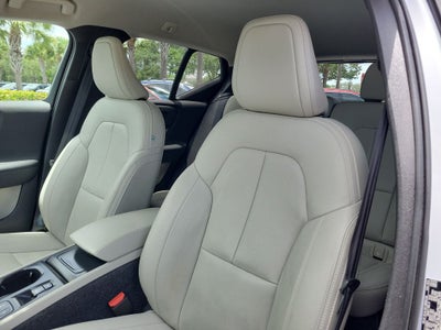 2020 Volvo XC40 Momentum