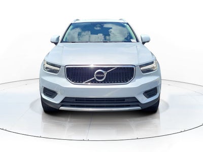 2020 Volvo XC40 Momentum