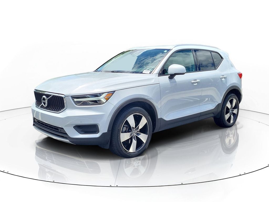 2020 Volvo XC40 Momentum
