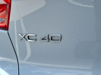 2020 Volvo XC40 Momentum