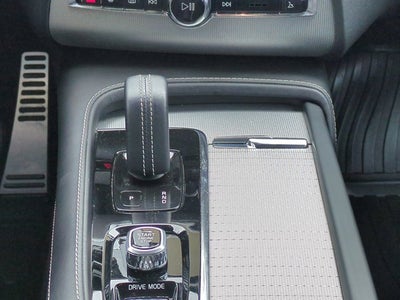 2021 Volvo XC90 R-Design