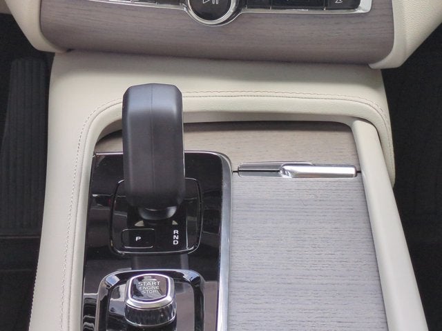 2025 Volvo XC90 Plug-In Hybrid Plus