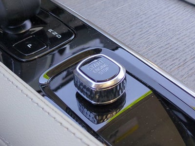 2025 Volvo XC90 Plug-In Hybrid Plus