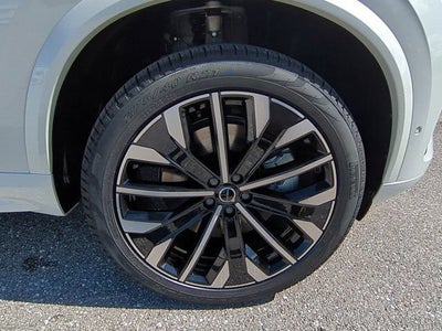 2026 Volvo XC90 Plug-In Hybrid Plus