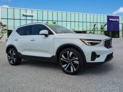 2023 Volvo XC40 Plus Bright Theme