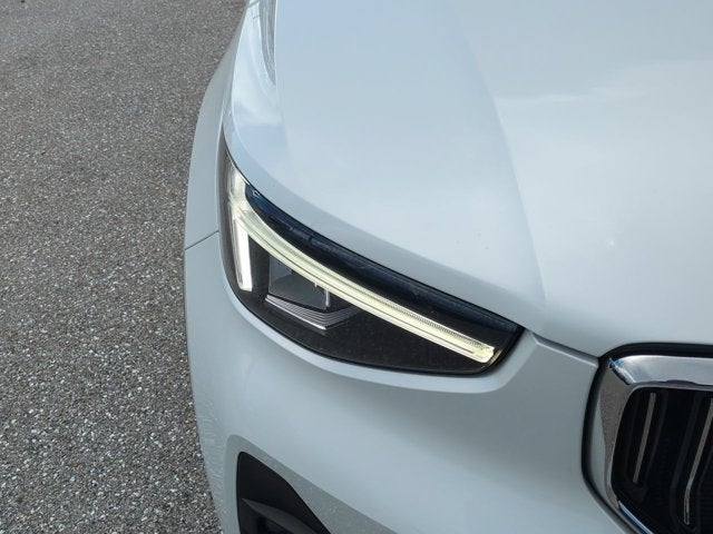 2023 Volvo XC40 Plus Bright Theme