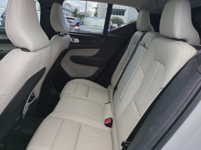 2023 Volvo XC40 Plus Bright Theme