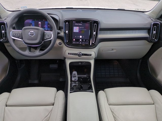 2023 Volvo XC40 Plus Bright Theme