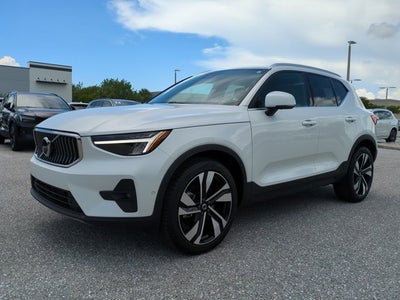 2023 Volvo XC40 Plus Bright Theme