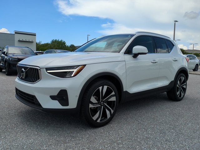 2023 Volvo XC40 Plus Bright Theme