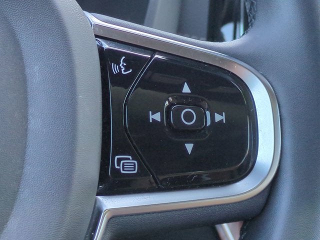 2023 Volvo XC60 Ultimate Bright Theme