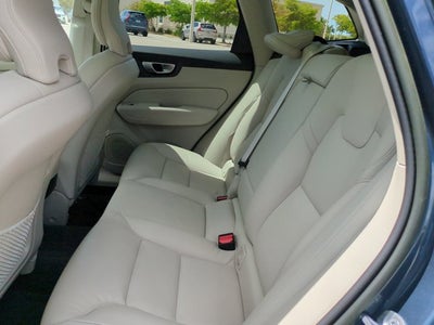 2023 Volvo XC60 Plus Dark Theme