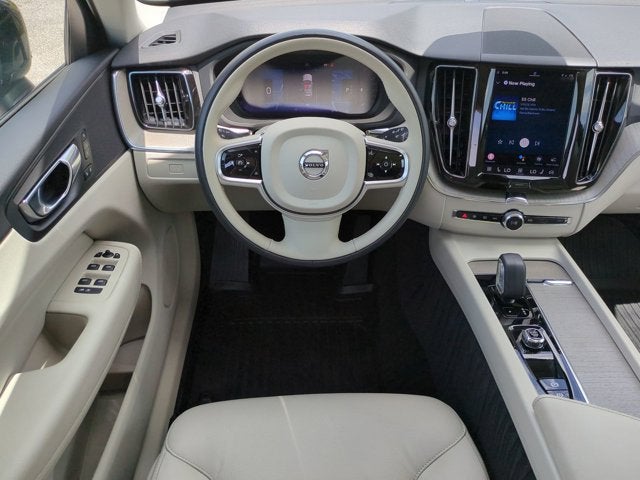2023 Volvo XC60 Plus Dark Theme