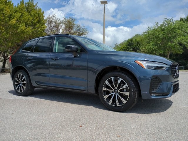 2023 Volvo XC60 Plus Dark Theme