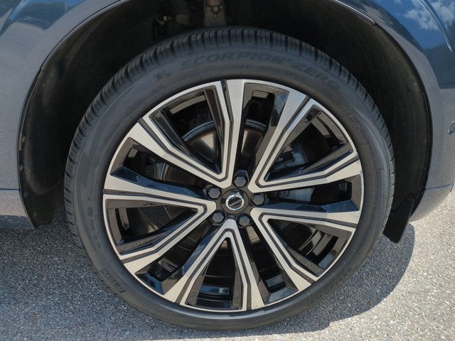 2023 Volvo XC60 Ultimate Bright Theme