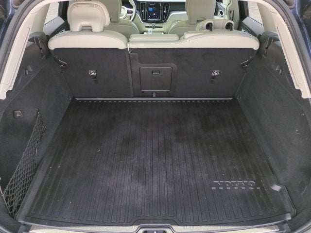 2023 Volvo XC60 Ultimate Bright Theme