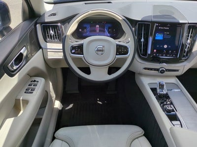 2023 Volvo XC60 Ultimate Bright Theme