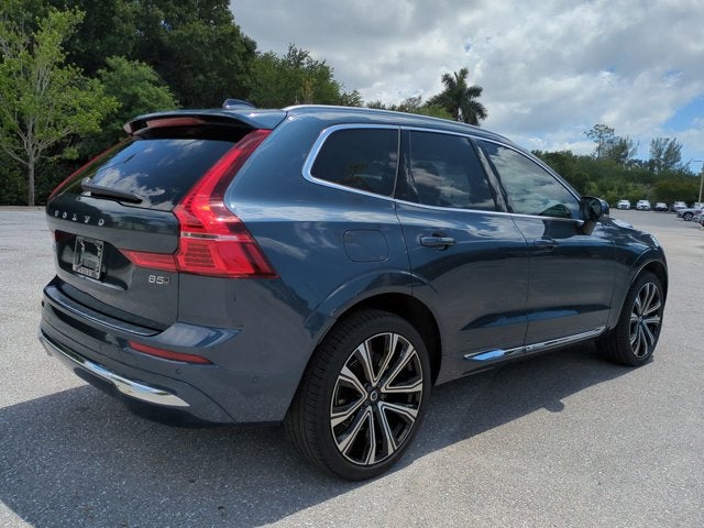 2023 Volvo XC60 Ultimate Bright Theme