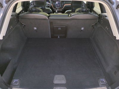 2023 Volvo XC60 Plus Bright Theme
