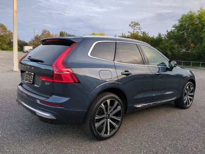2023 Volvo XC60 Ultimate Bright Theme