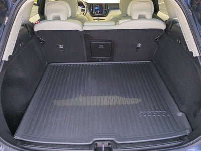 2024 Volvo XC60 Core Dark Theme