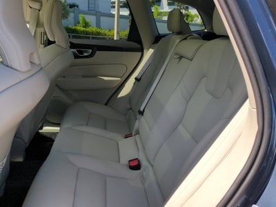 2024 Volvo XC60 Core Dark Theme