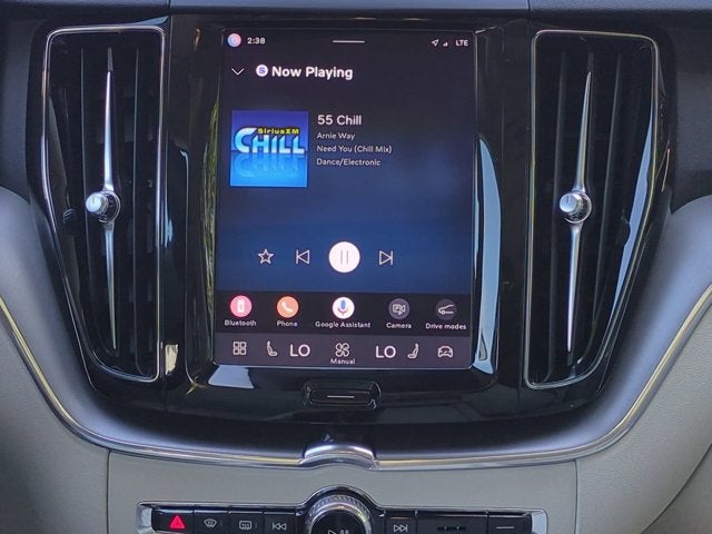 2024 Volvo XC60 Core Dark Theme