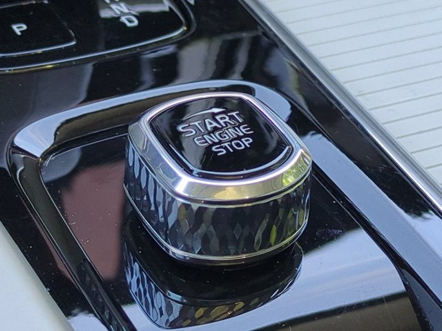 2024 Volvo XC60 Core Dark Theme