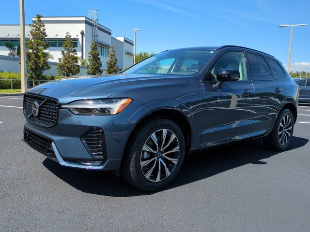 2024 Volvo XC60 Core Dark Theme