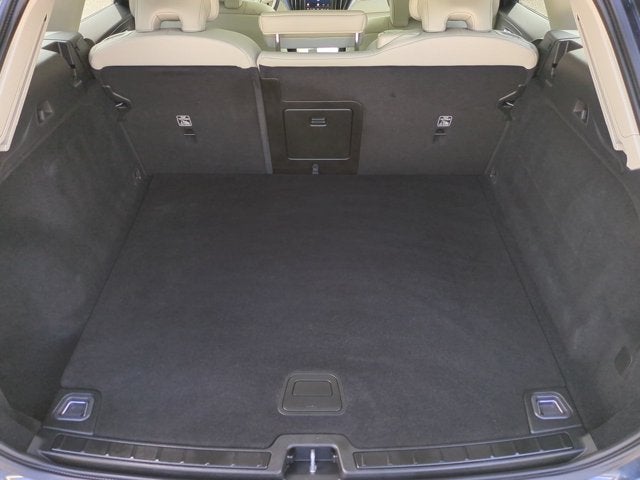 2024 Volvo XC60 Core Dark Theme