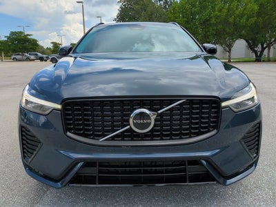 2024 Volvo XC60 Core Dark Theme