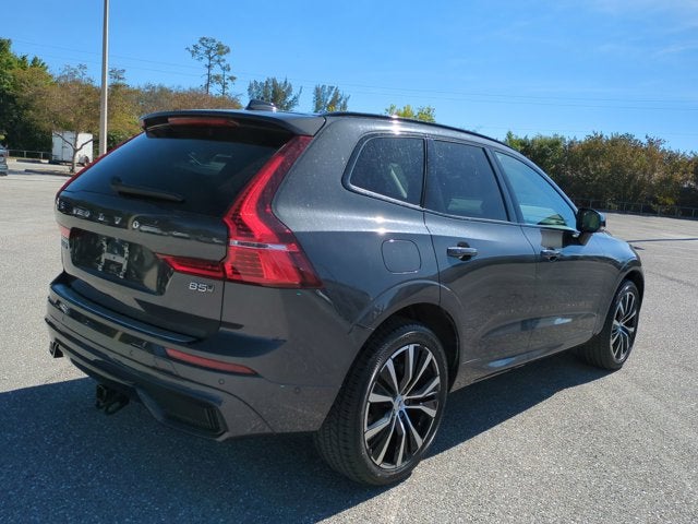 2023 Volvo XC60 Plus Dark Theme