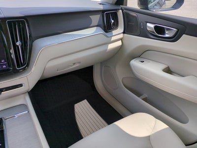 2024 Volvo XC60 Plus Dark Theme