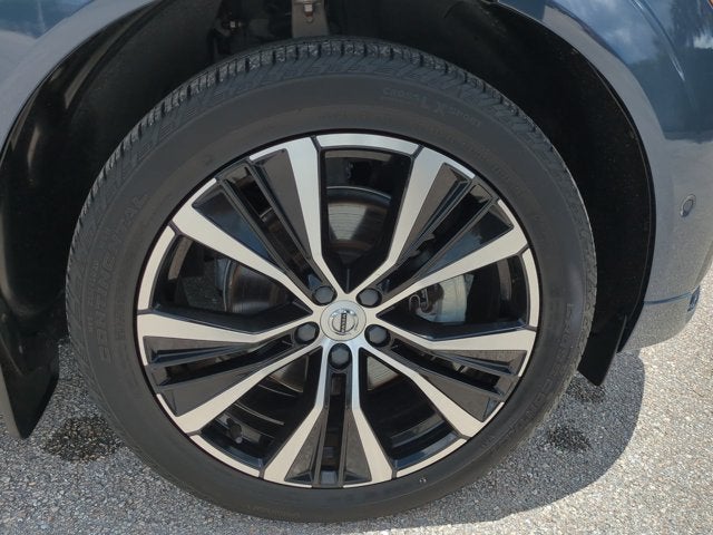 2023 Volvo XC60 Plus Dark Theme