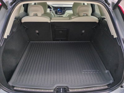 2024 Volvo XC60 Plus Dark Theme