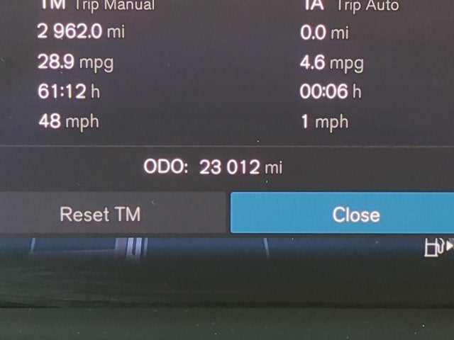 2024 Volvo XC60 Plus Dark Theme