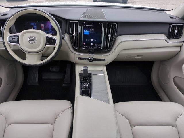 2023 Volvo XC60 Plus Dark Theme