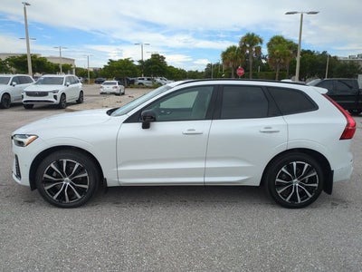 2023 Volvo XC60 Plus Dark Theme