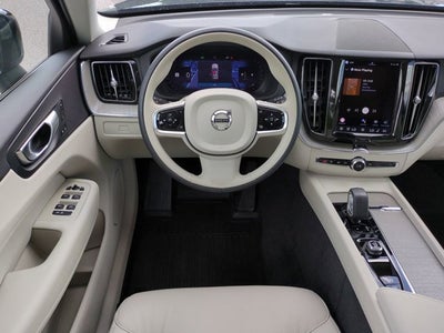 2023 Volvo XC60 Plus Dark Theme
