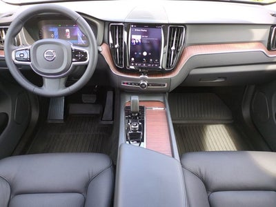 2023 Volvo XC60 Plus Dark Theme