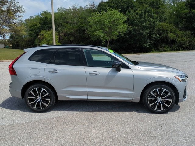 2023 Volvo XC60 Plus Dark Theme