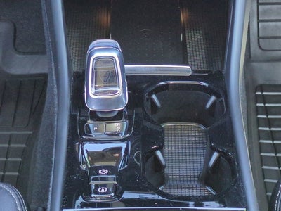 2023 Volvo XC40 Ultimate Bright Theme