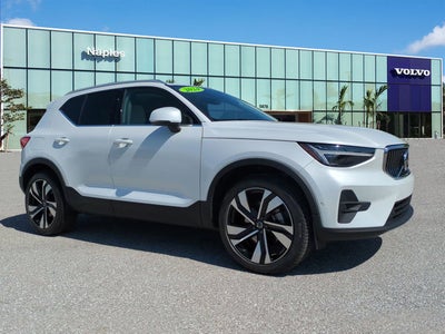2024 Volvo XC40 Plus Bright Theme