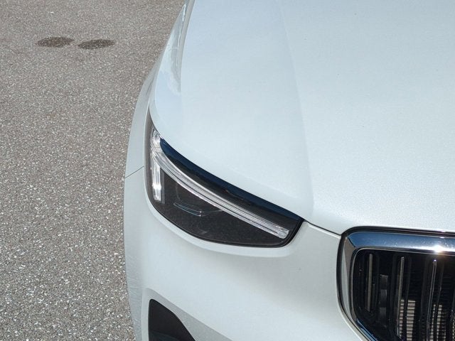 2024 Volvo XC40 Plus Bright Theme