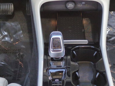 2024 Volvo XC40 Plus Bright Theme