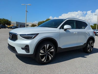 2024 Volvo XC40 Plus Bright Theme