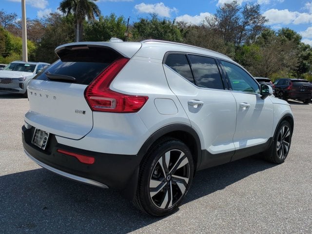 2023 Volvo XC40 Ultimate Bright Theme