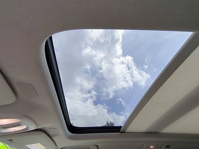 2023 Volvo XC40 Ultimate Bright Theme