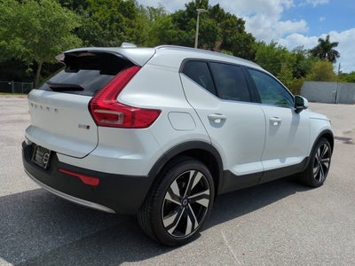 2023 Volvo XC40 Ultimate Bright Theme