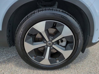 2024 Volvo XC40 Plus Dark Theme